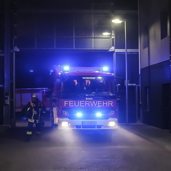 Übung im FRTC mit FF Weißkirchen 08.10.2015 Übung im FRTC mit FF Weißkirchen 08.10.2015