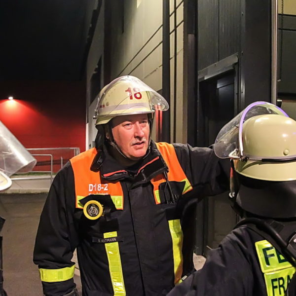 Übung im FRTC mit FF Weißkirchen 08.10.2015 Übung im FRTC mit FF Weißkirchen 08.10.2015