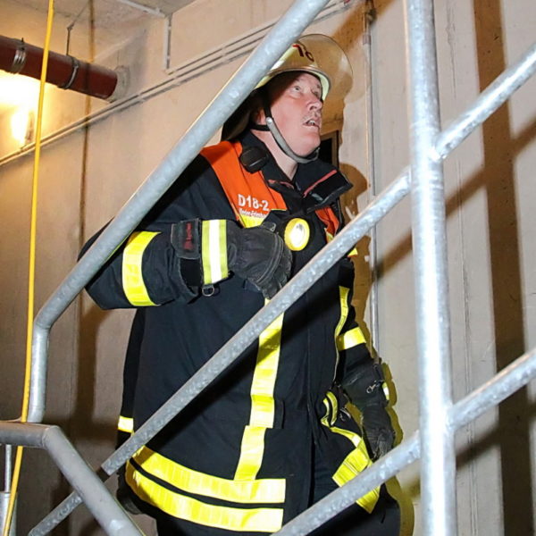 Übung im FRTC mit FF Weißkirchen 08.10.2015 Übung im FRTC mit FF Weißkirchen 08.10.2015