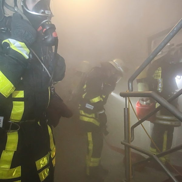 Übung im FRTC mit FF Weißkirchen 08.10.2015 Übung im FRTC mit FF Weißkirchen 08.10.2015