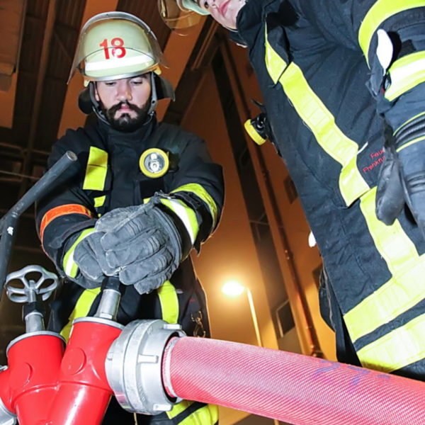 Übung im FRTC mit FF Weißkirchen 08.10.2015 Übung im FRTC mit FF Weißkirchen 08.10.2015