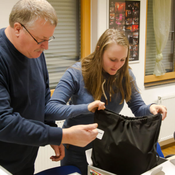 Übergabe neue Helme 21.12.2016 Übergabe neue Helme 21.12.2016