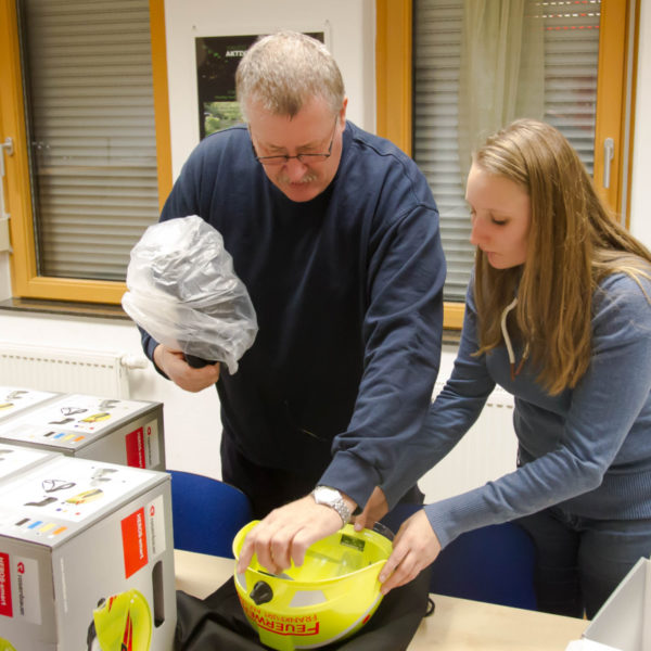 Übergabe neue Helme 21.12.2016 Übergabe neue Helme 21.12.2016