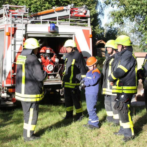 Gemeinsame Übung der Jugendfeuerwehr mit der Einsatzabteilung 21.06.2018