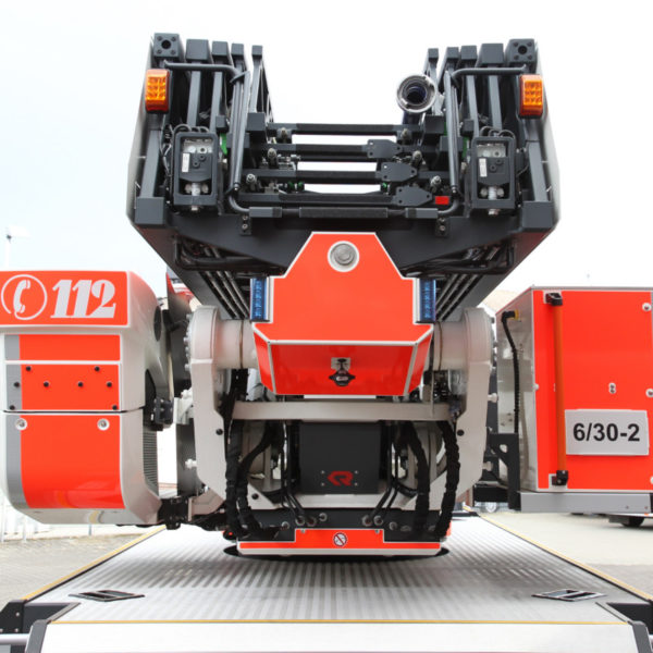 Neue Drehleiter der Nieder-Eschbacher Wache der Berufsfeuerwehr Neue Drehleiter der Nieder-Eschbacher Wache der Berufsfeuerwehr