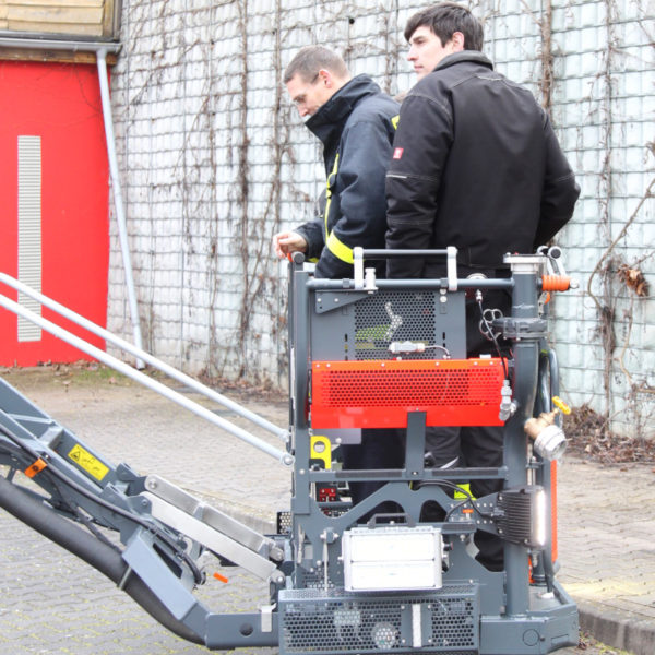 Neue Drehleiter der Nieder-Eschbacher Wache der Berufsfeuerwehr Neue Drehleiter der Nieder-Eschbacher Wache der Berufsfeuerwehr